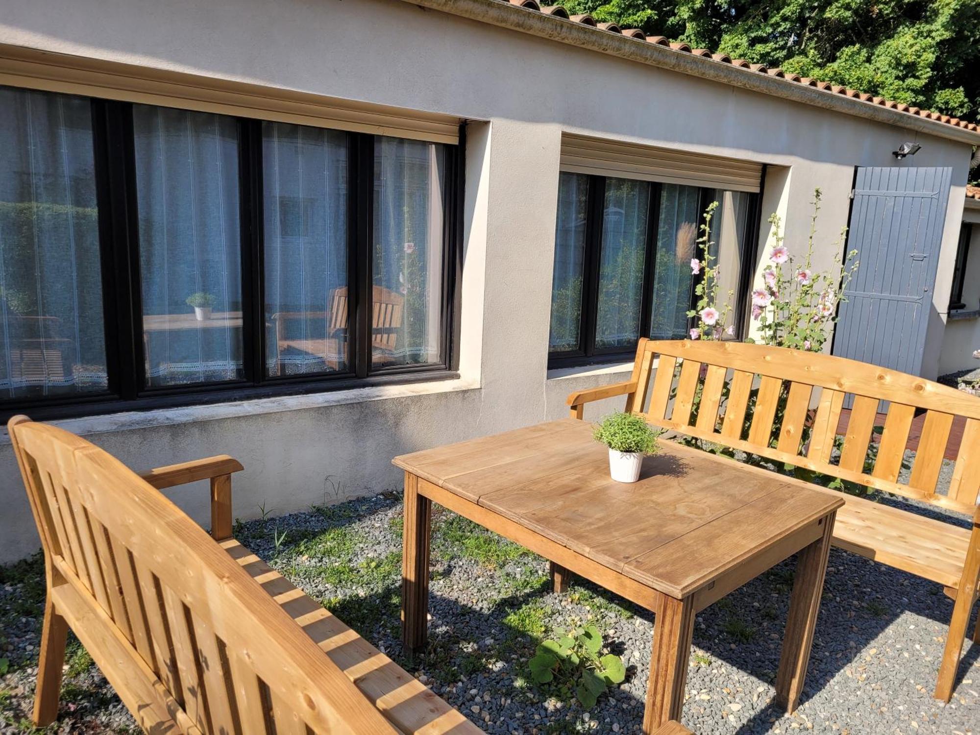 Maison De Ville Au Calme Avec Jardin Et Parking La Rochelle  Buitenkant foto